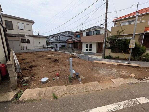 現在は更地です。これから建築が始まります。 （7/4撮影）