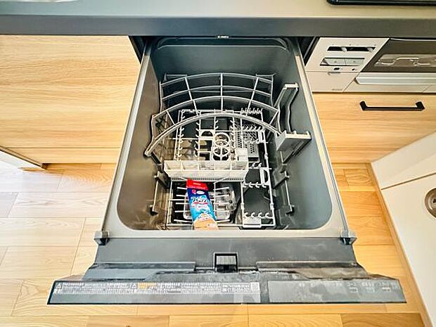 毎日の洗い物の負担を助けるビルトイン食洗器です。