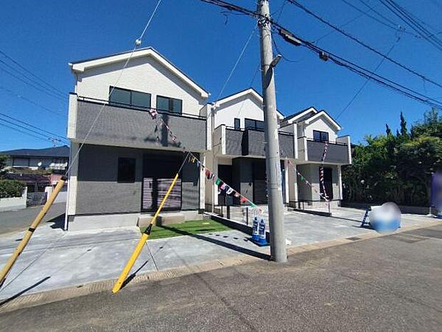 A号棟 閑静な住宅街に映える外観です。完成はまだですが、内見は可能です。