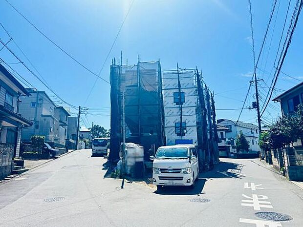 角地の為解放感もあります。日当たりも良好です。