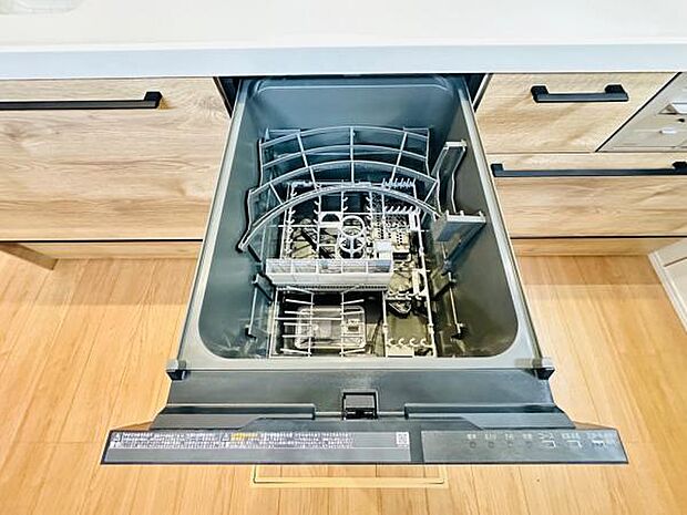 毎日の洗い物の負担を助けるビルトイン食洗器です。