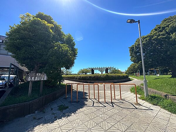香澄近隣公園（香澄ふれあい公園）まで徒歩7分