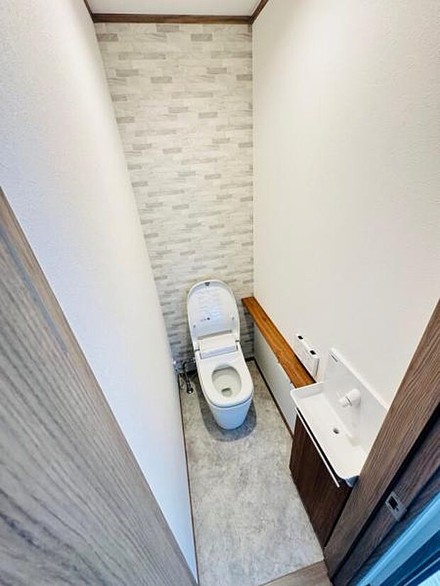 手洗器が別にあり、清潔に保つことができるトイレです。