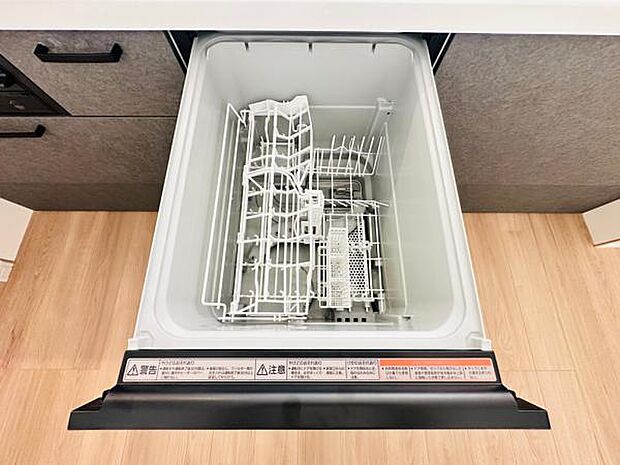 毎日の洗い物の負担を助けるビルトイン食洗器です。