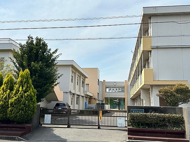 千葉市立磯辺中学校まで徒歩14分