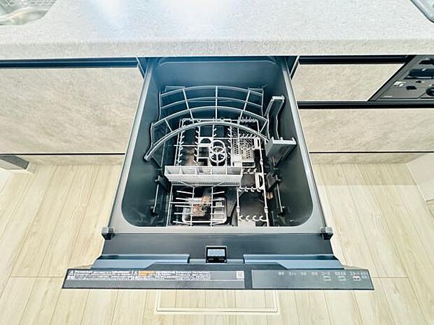 毎日の洗い物の負担を助けるビルトイン食洗器です。