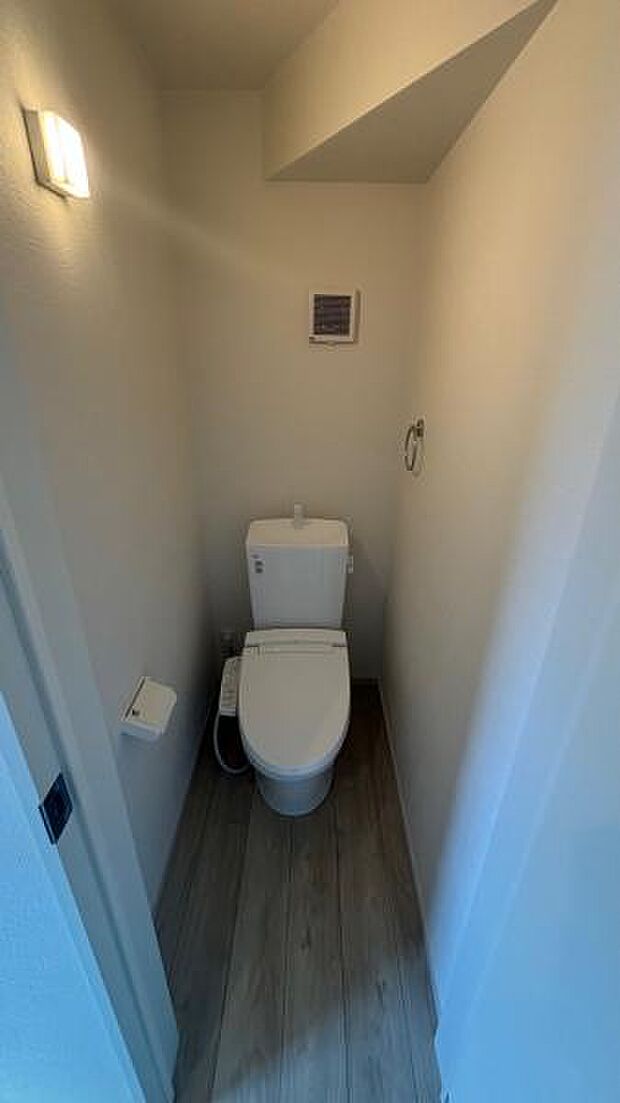 各階にあるトイレはもちろんウォシュレット機能付き。