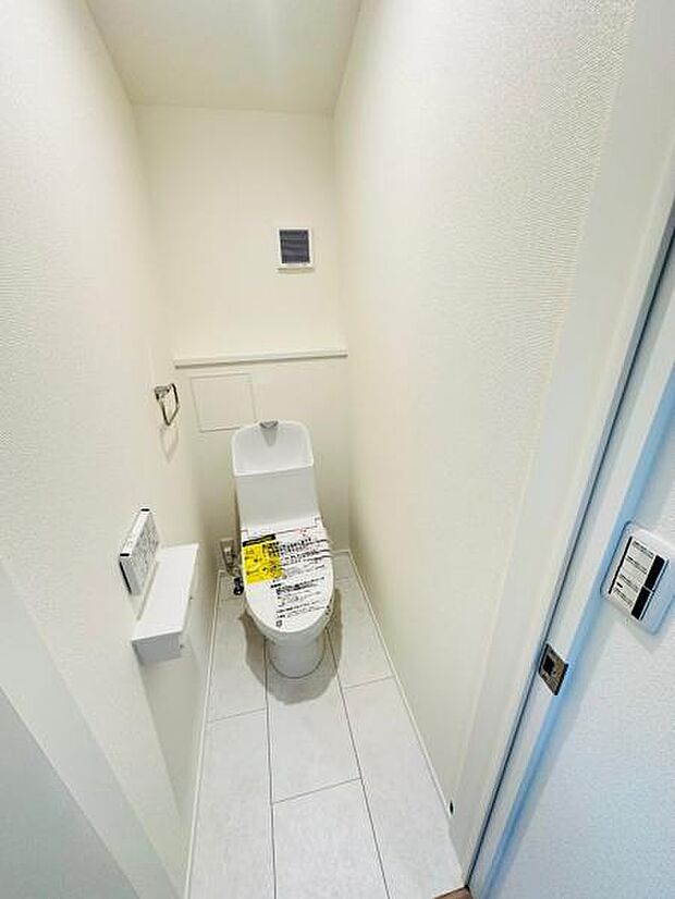 2号棟 各階にあるトイレはもちろんウォシュレット機能付き。