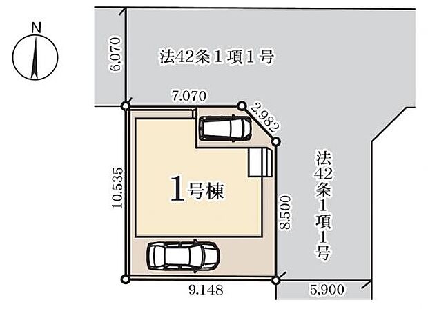 カースペースは車種により2台駐車可能。角地の為解放感もあります。