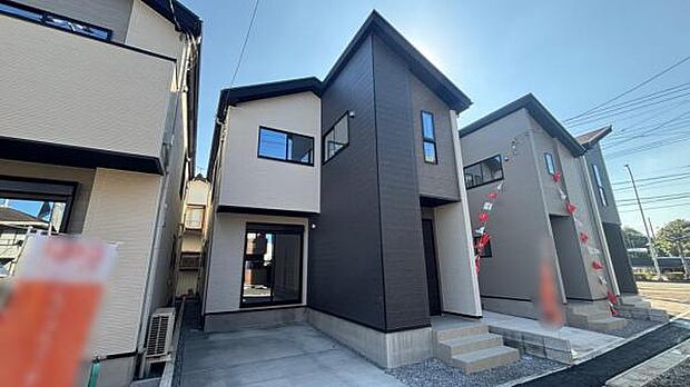 3号棟 シックなカラーリングで落ち着いた外観です。完成済みの為、内見可能です。