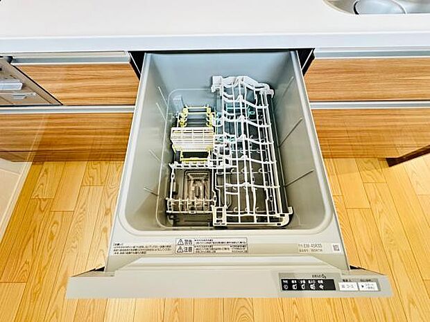 毎日の洗い物の負担を助けるビルトイン食洗器です。