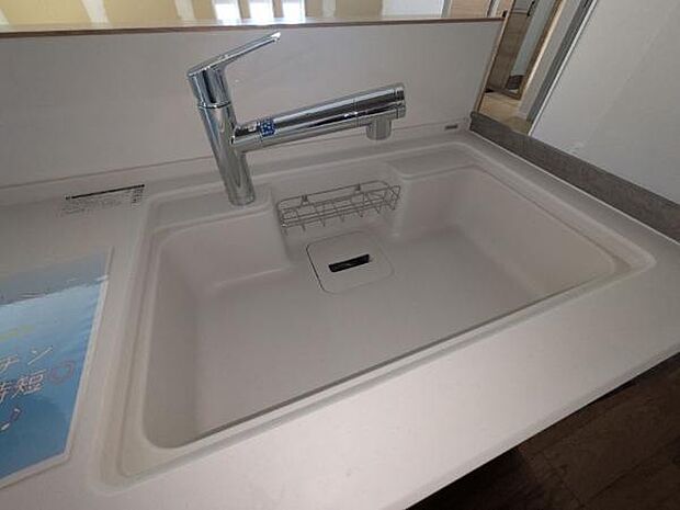汚れも付きにくく、お手入れも簡単なキッチンシンクです。