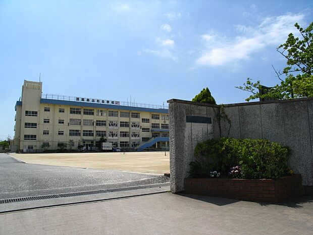 市川市立下貝塚中学校まで徒歩7分
