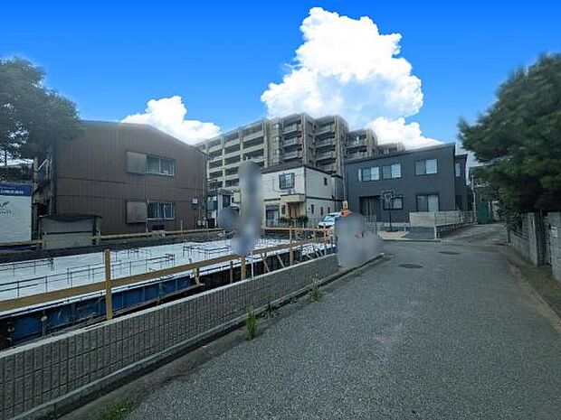 角地の為解放感もあります。閑静な住宅地に位置しています。