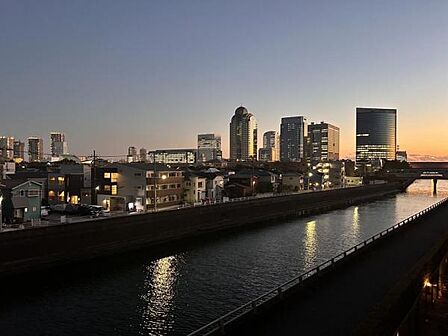 眺望もよく、夕暮れ時には一日の終わりを美しく感じることができます。