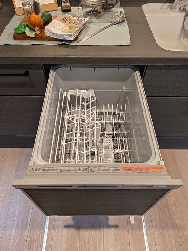 毎日の洗い物の負担を助けるビルトイン食洗器です。