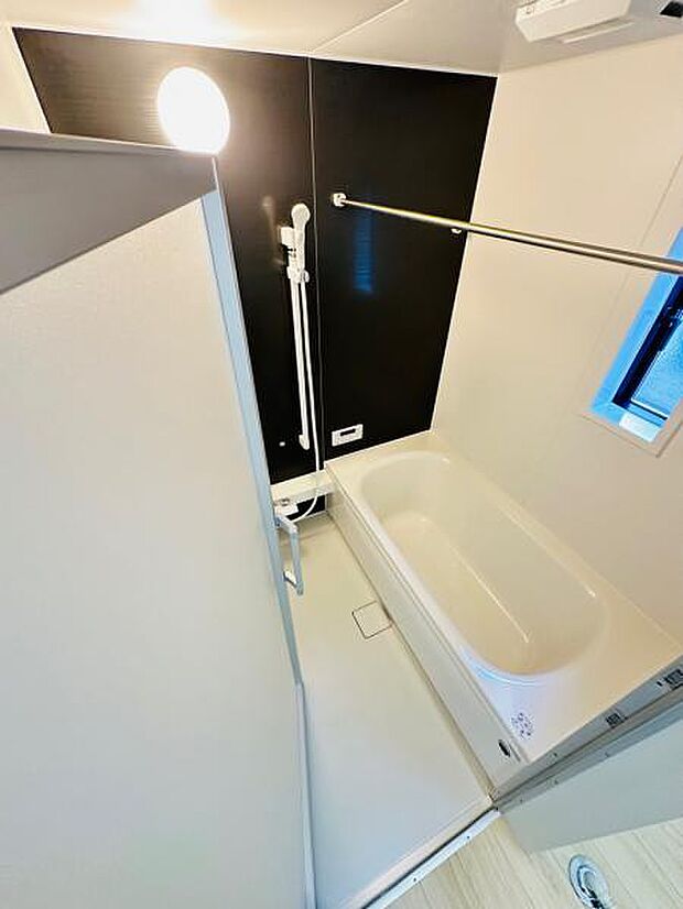 5号棟 浴室暖房換気乾燥機付きの快適バスルーム。