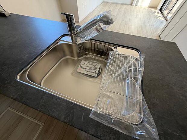 汚れも付きにくく、お手入れも簡単なキッチンシンクです。
