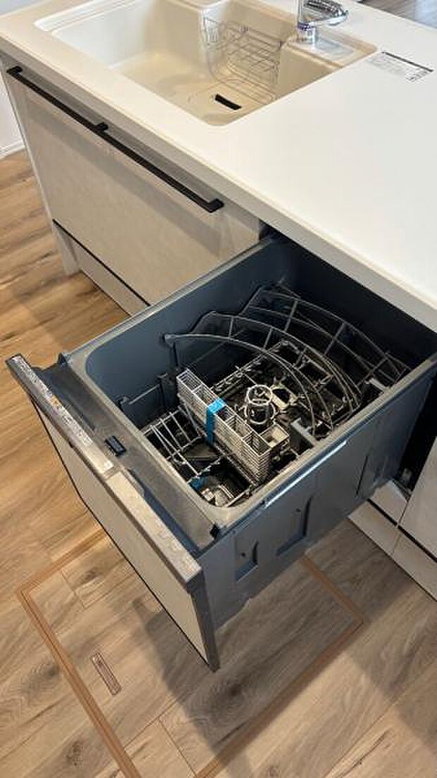 毎日の洗い物の負担を助けるビルトイン食洗器です。