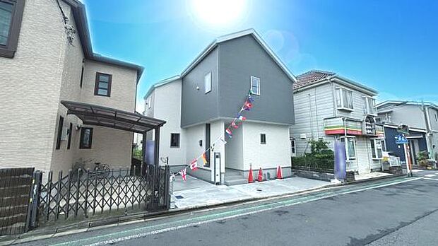 前面道路は駐車もしやすい6.9mです。
