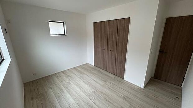 2階に洋室が3部屋あり、プライベートの時間も楽しめます。