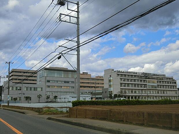 船橋市立医療センターまで徒歩15分 地域がん診療連携拠点病院。産婦人科から小児科含め33の診療科がある頼れる病院。