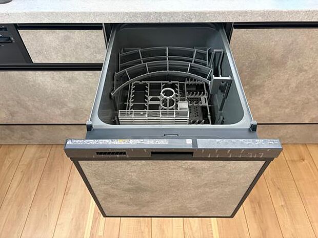 毎日の洗い物の負担を助けるビルトイン食洗器です。後片付けも楽々、手肌にも環境にも優しい。