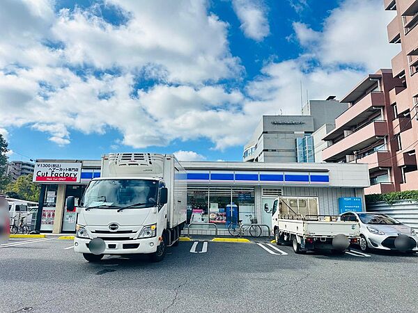 ローソン 千葉幸町店まで徒歩2分