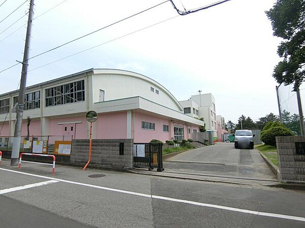 千葉市立幸町第三小学校まで徒歩8分