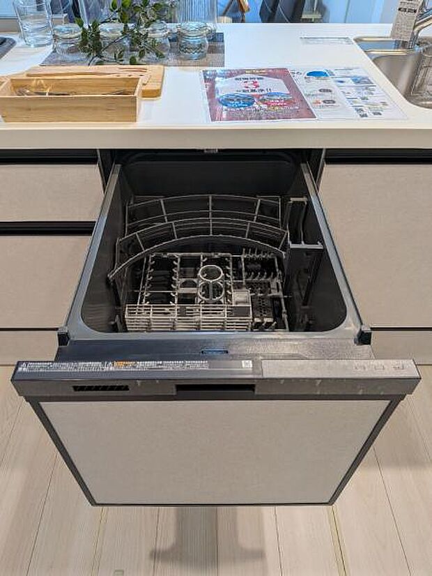 毎日の洗い物の負担を助けるビルトイン食洗器です。