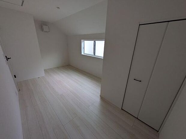 夫婦の寝室としても十分な広さのある、7.0帖の洋室です。