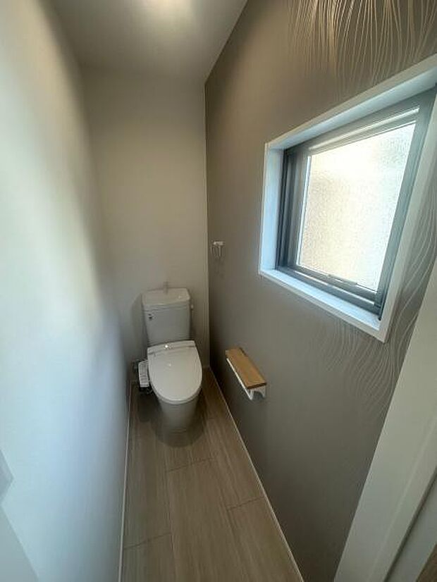 2号棟 各階にあるトイレはもちろんウォシュレット機能付き。