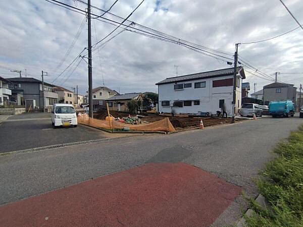 角地を含む全4区画です。広々とした敷地面積です。