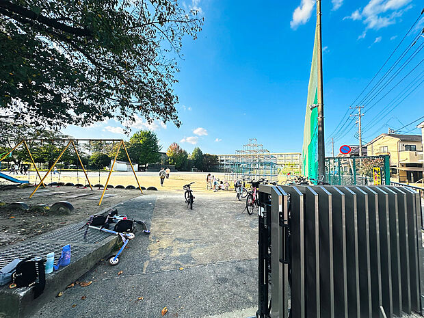 松戸市立松飛台小学校まで徒歩12分