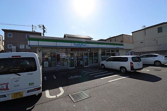 ファミリーマー...