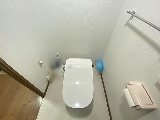◇トイレ◇タンクレスのトイレが設置されています。お掃除のし易さがポイントです。タンクレスの為見た目もスッキリしていますよね。