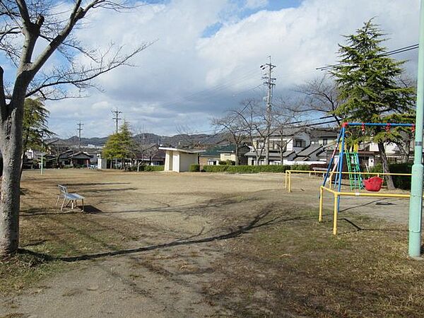ネオポリス1号公園 200m