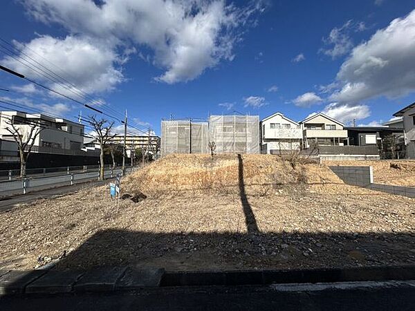 ◇外観写真◇スーパーや、ドラッグストア、公園、幼稚園、病院など、毎日の生活に必要な施設が徒歩圏内にそろっています。周辺施設が充実しているかどうかも物件選びにおいては大切なポイントですね。