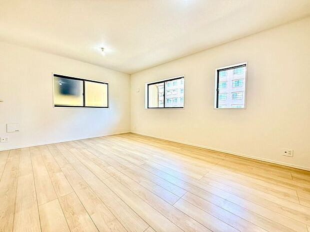 ◇リビング◇豊かな陽光が照らしだす空間、この場所は、たくさんの笑顔とたくさんの笑い声がこだまする場所、豊かな光に満ちた時がもたらす心地よい時間をお楽しみください。