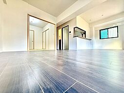 宝マンション小幡苗代 4LDKのリビング/ダイニング