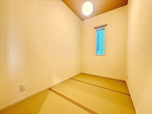◇1階　納戸◇様々な用途に利用可能な納戸です。くつろぐスペースとして、子供の遊び場として、また収納としてもお使いただけます♪家の中に和の空間があると落ち着きますね♪