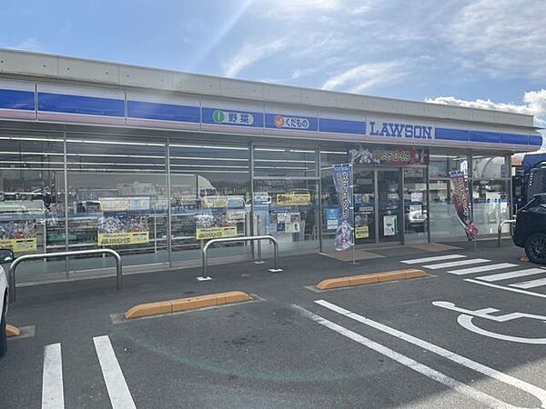 ローソン小牧大草南店 860m