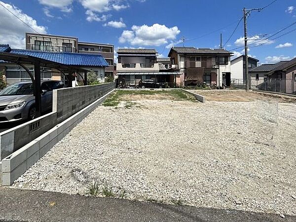 ◇外観写真◇出来上がるお家は18帖のリビングダイニングとなっています。家族が集まって食事をしたり、くつろいだりするのに十分な広さです。対面式キッチンで調理中でもご家族での会話が弾みますね♪