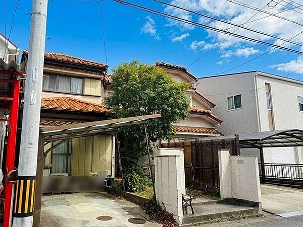 ◇外観写真◇スーパーやコンビニなども徒歩圏にあり、生活至便な立地です♪公園も徒歩3分とお子様の遊び場も近く子育てにもおすすめな立地です。