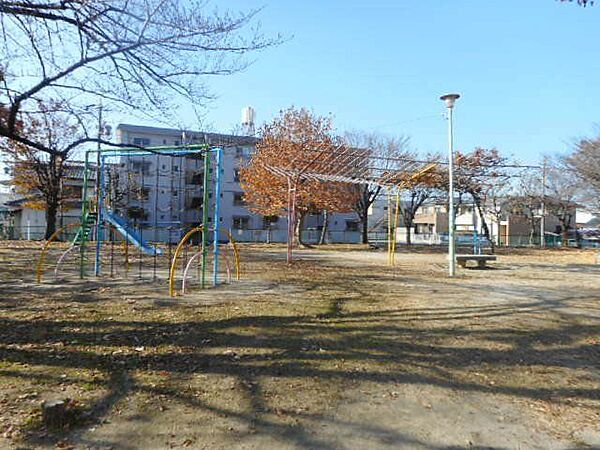 下杁公園 260m