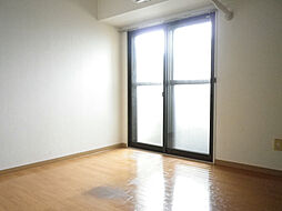 ライオンズマンション新子安第２ 701 7階1Kの室内