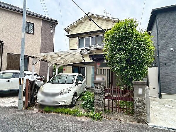 周囲は閑静な住宅街の為、小さなお子様がいるご家族にも安心してお過ごしいただけます。