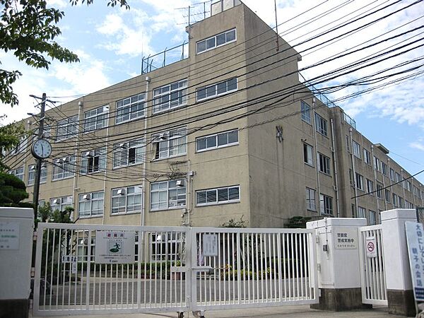 高槻市立第九中学校（350m）