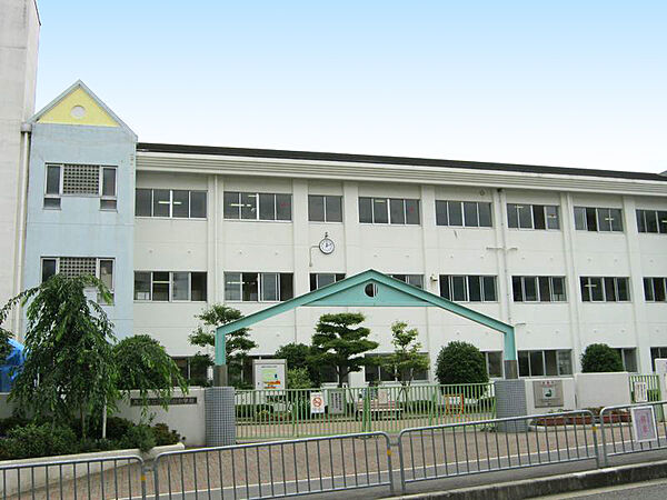 高槻市立阿武山小学校（240m）