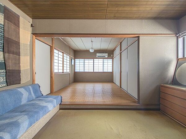 ■居室■隣接している引き戸を開けると、より開放感のある空間になります。